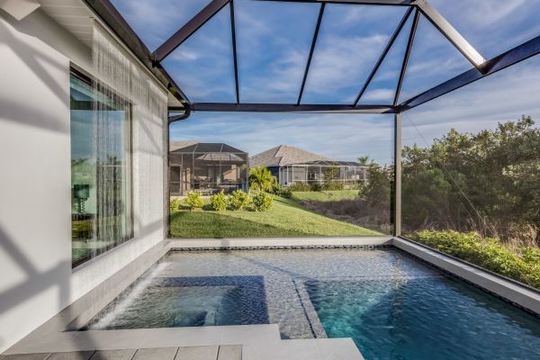 Pool Screen Cleaning - Pool Screen Cleaning Denver, Colorado